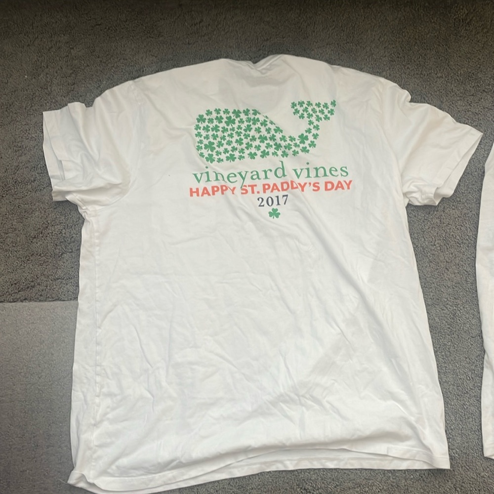 Men’s Vineyard Vines T shirt